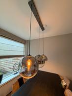 Hanglamp met 3 donkere glazen bollen, Huis en Inrichting, Lampen | Hanglampen, Ophalen, Zo goed als nieuw, Glas, 75 cm of meer