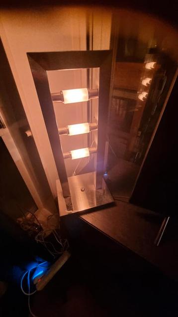 3 verschillende design lampen Foto's geven een impressie  beschikbaar voor biedingen