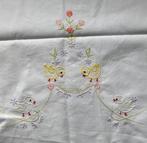 Paaskleedje - tafelkleedje / Geborduurd met kuikentjes, Ophalen of Verzenden, Gebruikt