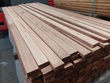 Partij b-keus hardhout latten 25x65x2500mm - per 50 stuks  beschikbaar voor biedingen