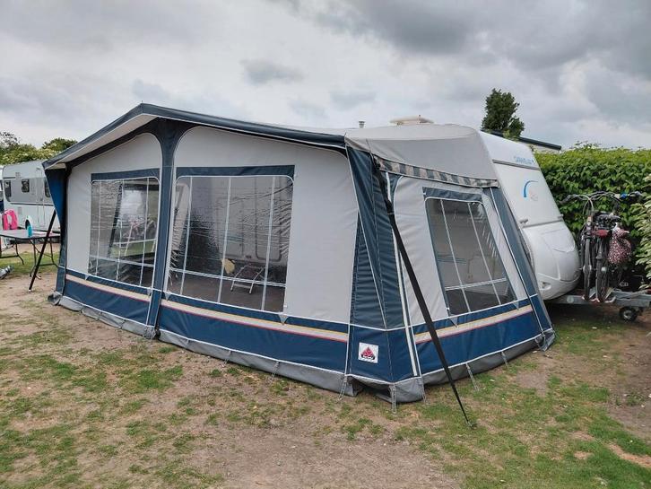 Caravan, Caravans en Kamperen, Caravans, Particulier, tot en met 6, 1000 - 1250 kg, Treinzit, Caravelair, Frans bed, Lengtebed