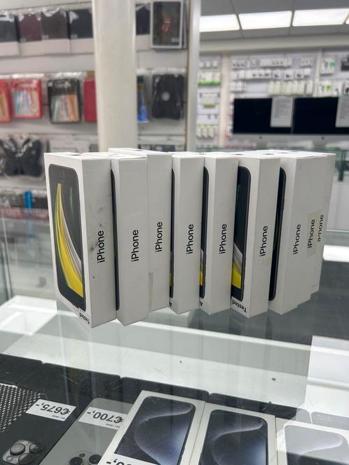 iPhone SE 2020 Nette toestellen 1 maand tot 2 jaar garantie, Telecommunicatie, Mobiele telefoons | Apple iPhone, Zo goed als nieuw