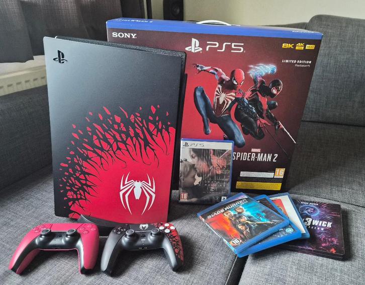 PS5 Spider-Man Limited-Edition met 2 controllers en meer!, Spelcomputers en Games, Games | Sony PlayStation 5, Zo goed als nieuw