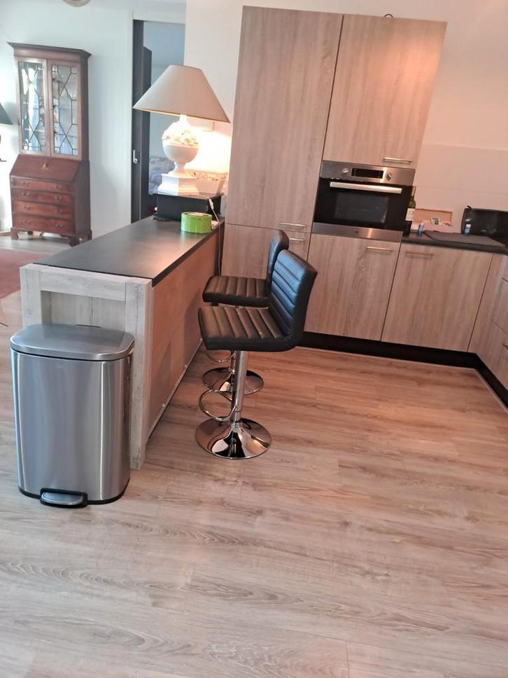 2 Nieuwe Barkrukken - Stijlvol & Comfortabel, Huis en Inrichting, Barkrukken, Nieuw, 60 tot 90 cm, 2 krukken, In hoogte verstelbaar