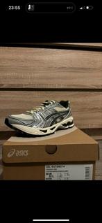 Asics Kayano 14 Oyster White, Wit, Nieuw, Ophalen of Verzenden, Sneakers of Gympen