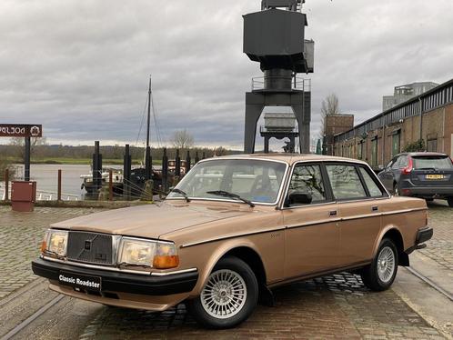 Volvo 264 DL Aut., Auto's, Volvo, Bedrijf, Te koop, Overige modellen, Benzine, Sedan, Automaat, Geïmporteerd, Bruin, Stof, Achterwielaandrijving