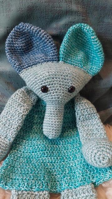Gehaakte lappenpop Olifant blauw
Handgemaakt kraamkadootje  beschikbaar voor biedingen