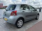 Toyota Yaris 1.3 VVTi Terra 5-deurs Airco APK Keurige auto!, Stof, Gebruikt, Zwart, 4 cilinders