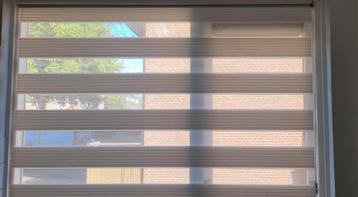 Witte Duo Rolgordijn 187x200 beschikbaar voor biedingen