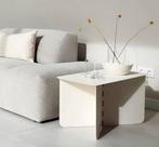 Puik Hinge bijzettafel large beige, Huis en Inrichting, Tafels | Bijzettafels, Ophalen, Minder dan 55 cm, Metaal of Aluminium