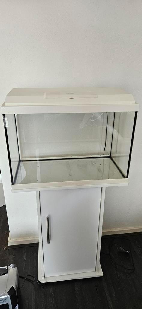 Twee Aquariums 60x30x40, Dieren en Toebehoren, Vissen | Aquaria en Toebehoren, Zo goed als nieuw, Verlichting of Verwarming, Ophalen