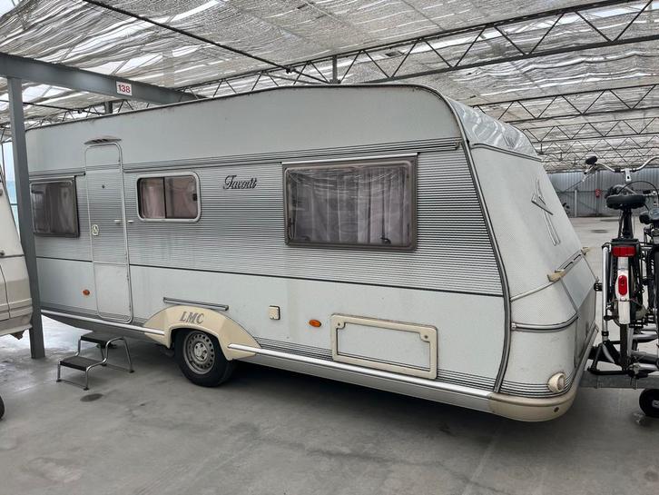 Luxe LMC met vol aut. mover,  elektrische poten en airco, Caravans en Kamperen, Caravans, Particulier, tot en met 4, 1000 - 1250 kg