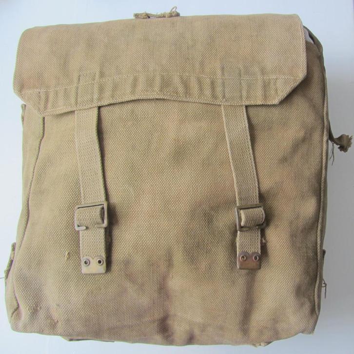 Originele Ransel (33x33x11) – datering 1941, Verzamelen, Militaria | Algemeen, Landmacht, Overige typen, Engeland, Ophalen of Verzenden