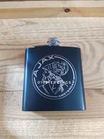 Nieuwe zwarte heupfles met gegraveerd logo. Ajax., Verzamelen, Ophalen of Verzenden, Zo goed als nieuw, Ajax