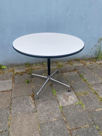 VITRA EAMES ronde eettafel erg goede staat orgineel vintage beschikbaar voor biedingen