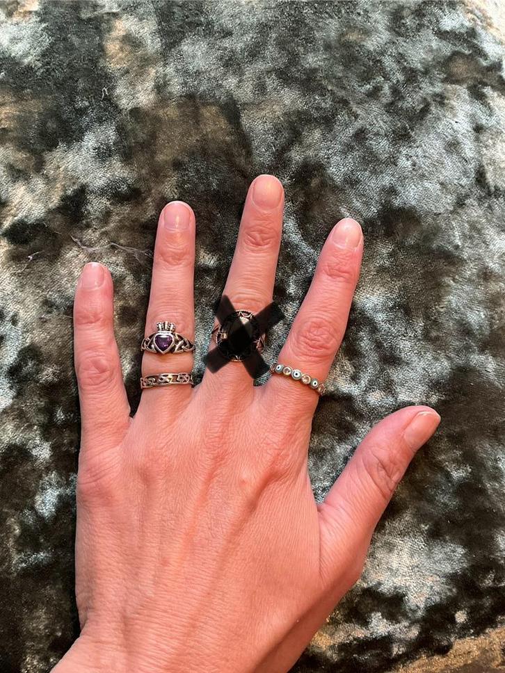 Lot drie zilveren ringen Claddagh, tribal, evil eye, Sieraden, Tassen en Uiterlijk, Ringen, Gebruikt, Dame, Kleiner dan 17, Zilver