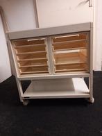 Metalen schappen kastje, Huis en Inrichting, Woonaccessoires | Wandplanken en Boekenplanken, Ophalen, Gebruikt