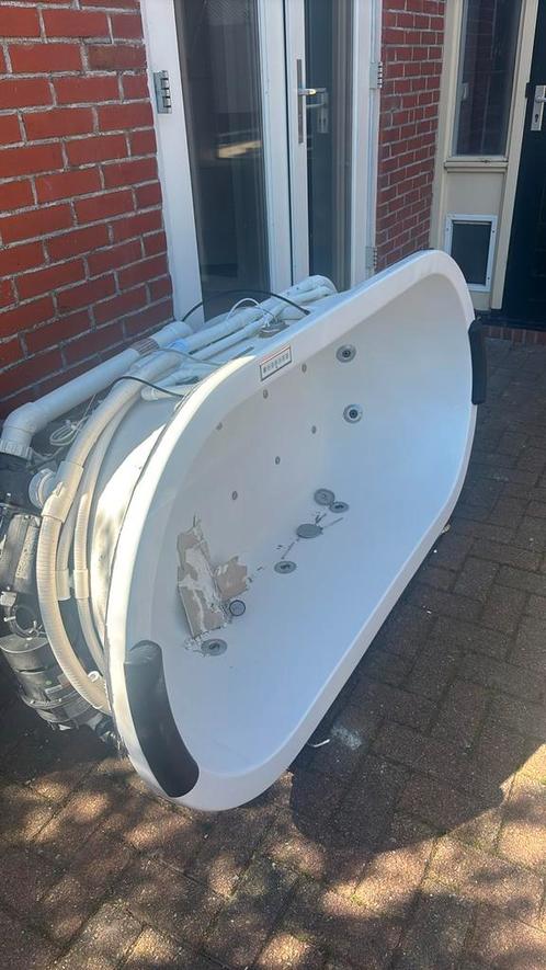 Bubbelbad van Ben , lees beschrijving., Huis en Inrichting, Badkamer | Complete badkamers, Gebruikt, Ophalen