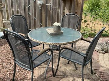 Ronde tuintafel met 4 ijzeren stoelen / tuinstel + 4 kussens beschikbaar voor biedingen