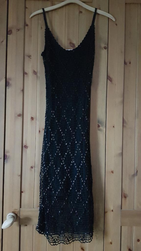 Zwarte jurk met kraaltjes van René Derhy, maat S, Kleding | Dames, Jurken, Gedragen, Maat 36 (S), Zwart, Onder de knie, Ophalen of Verzenden