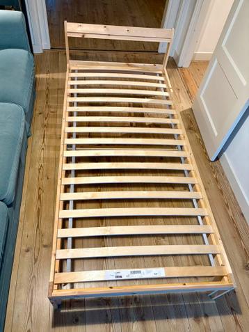 Ikea NEIDEN bedframe 1 persoonsbed (90x200) met lattenbodem - afbeelding 1