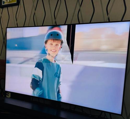 55- inch televisie, screen broken, Huis en Inrichting, Kasten | Televisiemeubels, Zo goed als nieuw, Minder dan 100 cm, 25 tot 50 cm