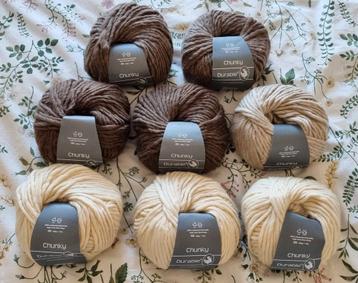Pakket van 8 bollen Durable Chunky beschikbaar voor biedingen