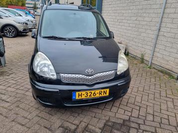 Toyota 2004  AIRCO  5DRS  APK RIJDT PERFECT  beschikbaar voor biedingen