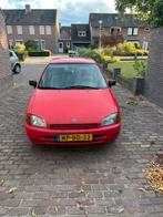 Toyota Starlet 1.3 16V 1997 Rood, Auto's, Voorwielaandrijving, Stof, 4 cilinders, Starlet