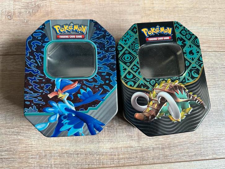 2 Pokemon Blikken - Leeg, Hobby en Vrije tijd, Verzamelkaartspellen | Pokémon, Gebruikt, Overige typen, Ophalen of Verzenden