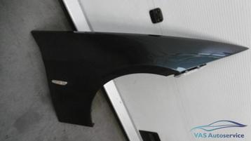 voorschermen  BMW 3-serie E90-91  rechts beschikbaar voor biedingen