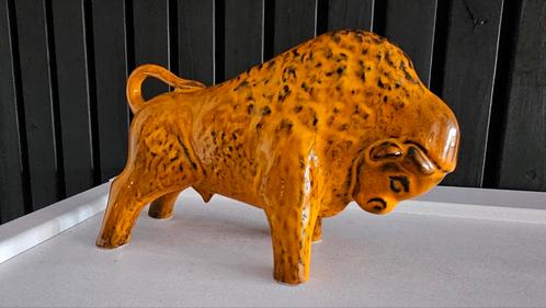 Goebel - oranje beeld Bizon / Stier - CW-serie, Verzamelen, Beelden en Beeldjes, Gebruikt, Hummel, Ophalen of Verzenden