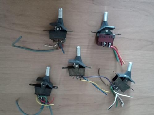 Sony toggle schakelaars, Hobby en Vrije tijd, Elektronica-componenten, Verzenden