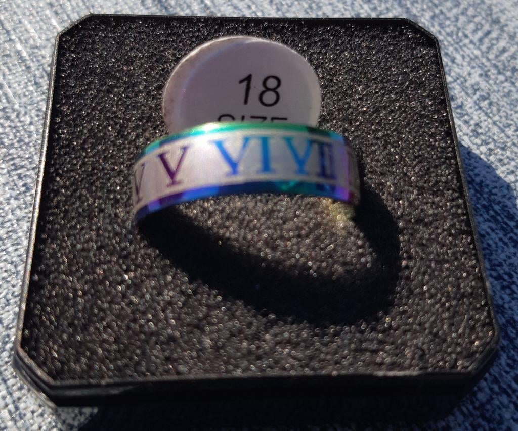 Multicolor ring met Romeinse cijfers. Maat 18, 18 tot 19, Overige kleuren, IJzer of Staal, Nieuw