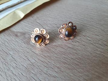 Set 18k gouden oorbellen tijgeroogstenen parels uit 1870  beschikbaar voor biedingen
