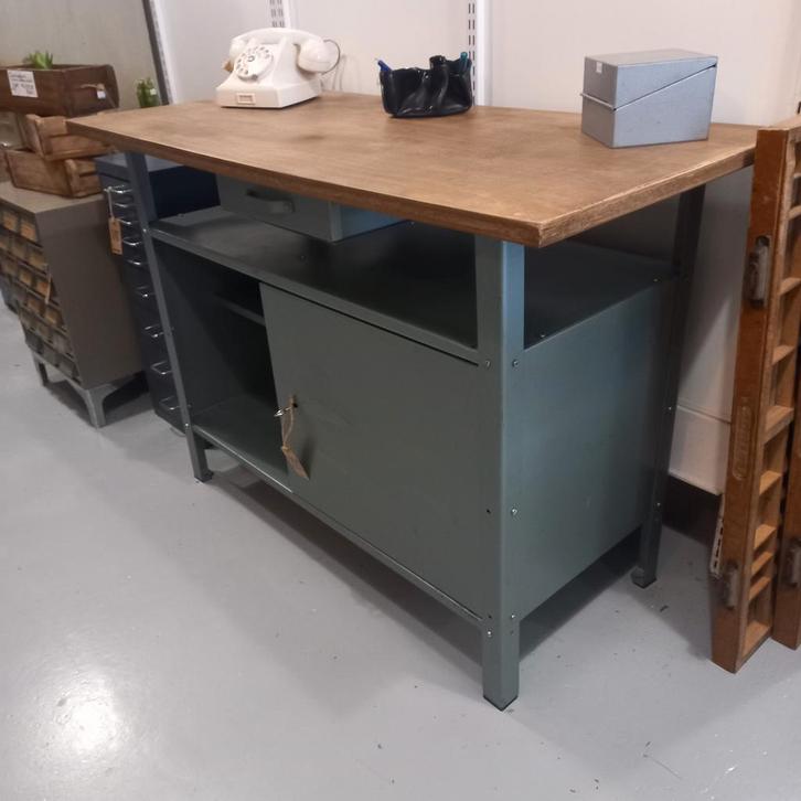 Vintage werkbank  - industriële buitenkeuken - kookeiland, Huis en Inrichting, Kasten | Lockerkasten, Zo goed als nieuw, Ophalen