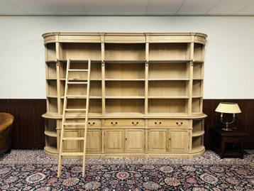 Landelijke Engelse Blank Eiken Bibliotheekkast beschikbaar voor biedingen