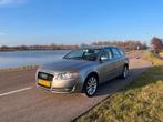 Audi A4 1.6 Avant 2006 Grijs met APK tot April 2027, Auto's, Stof, 4 cilinders, A4, Handgeschakeld