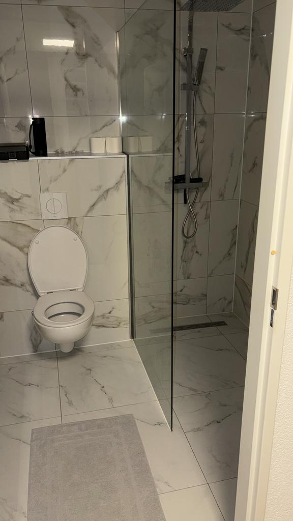 Ruime kamer in Nieuw Vennep - Alleen voor vrouwen, Huizen en Kamers, Kamers te huur