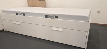 Eenpersoonsbed + Bett1 matras (schoon!) beschikbaar voor biedingen