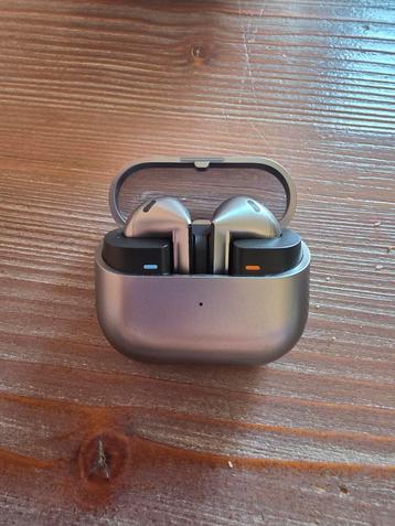 Galaxy Buds 3 - Draadloze Oordopjes beschikbaar voor biedingen