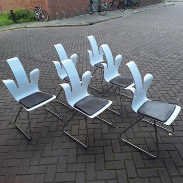 6 x varier stokke penguin  beschikbaar voor biedingen