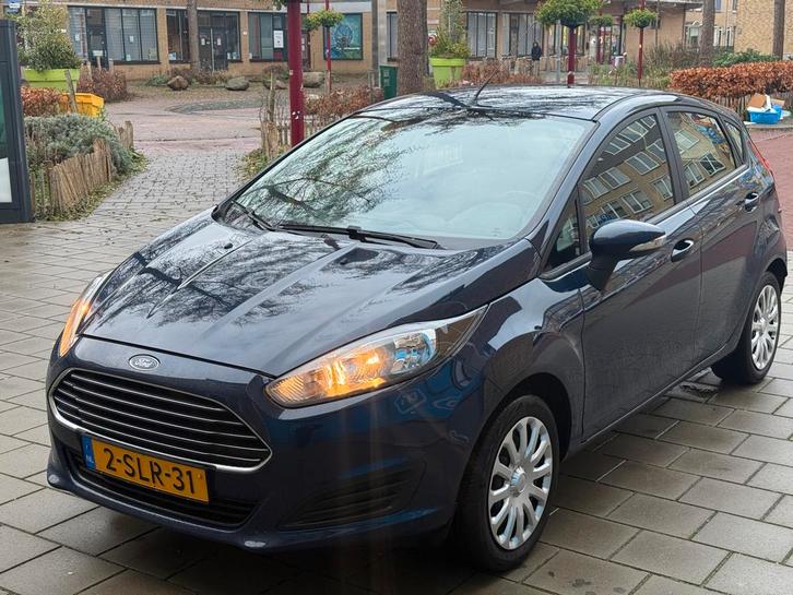 Ford Fiësta 1.0 80PK 5D  LAAG KM STAND/DEALER ONDERHOUDEN, Auto's, Ford, Particulier, Fiësta, ABS, Airbags, Airconditioning, Bluetooth