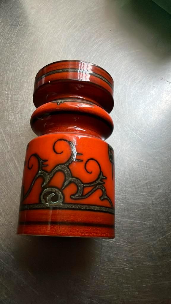 Gouda Flora vaas, Huis en Inrichting, Woonaccessoires | Vazen, Zo goed als nieuw, Rood, Minder dan 50 cm, Aardewerk of Porselein