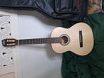 Gitaar met toebehoren te koop zo goed als nieuw, Ophalen, Zo goed als nieuw, Klassieke of Spaanse gitaar