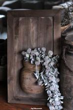 Lijst met kruik sober teak compleet met toef eucalyptus, Www.jufbrocante.nl, Www.jufbrocante.nl, Nieuw, Ophalen of Verzenden