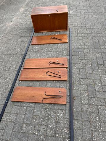 Wandkast boek Cadovius jaren 60 systeem vintage teak design beschikbaar voor biedingen