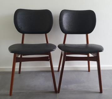 Set (2) houten stoelen, jaren ‘50/60, zwart skai