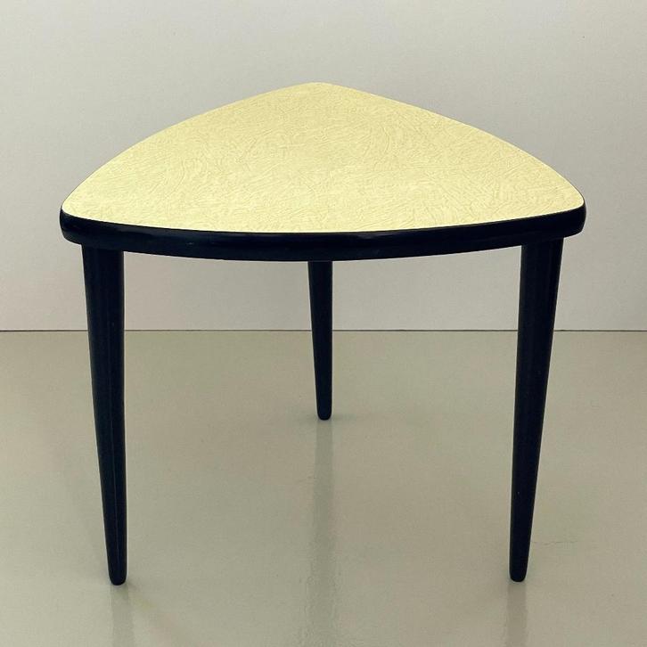 vintage Mid Century bijzet TAFEL geel fifties retro 50’s MCM, Huis en Inrichting, Woonaccessoires | Overige, Gebruikt, Ophalen of Verzenden