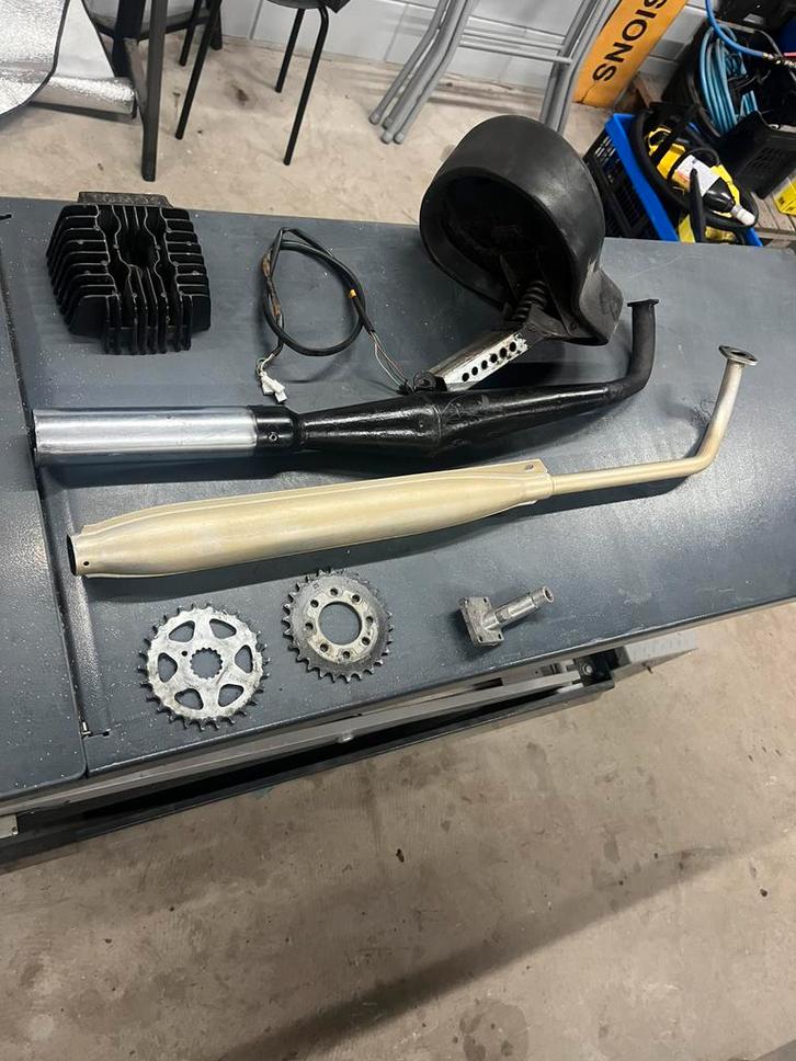 Tomos onderdelen, Fietsen en Brommers, Brommeronderdelen | Scooters, Zo goed als nieuw, Overige merken, Blok, Ophalen of Verzenden